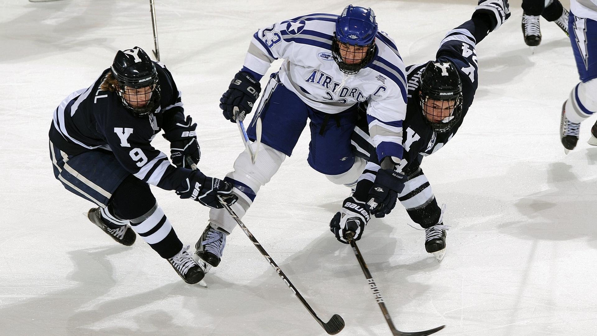 杨瀚森苦练低位脚步提升内线进攻多样性，2006年杨翰